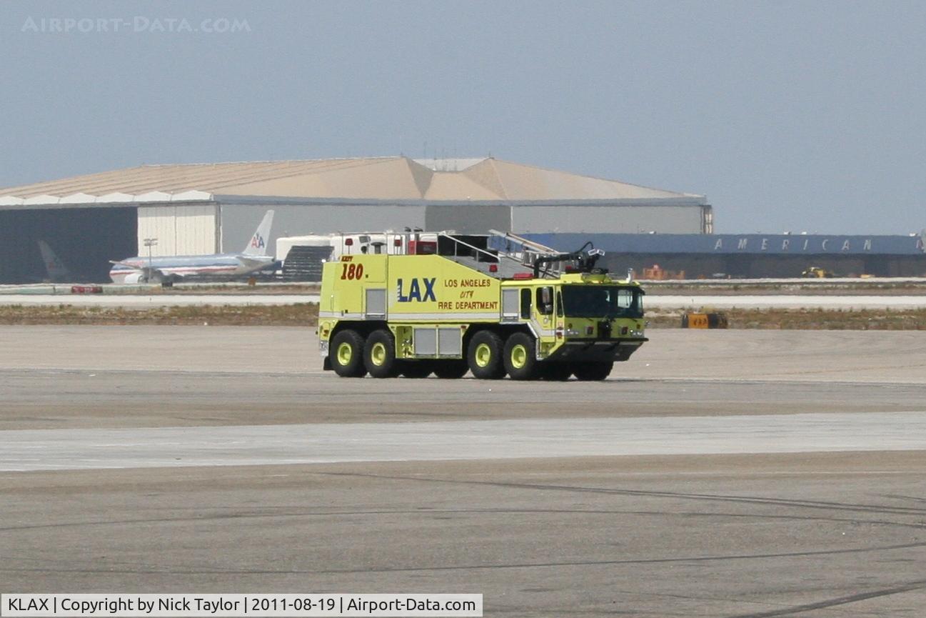 Los Angeles International Airport (LAX) - Crash 180