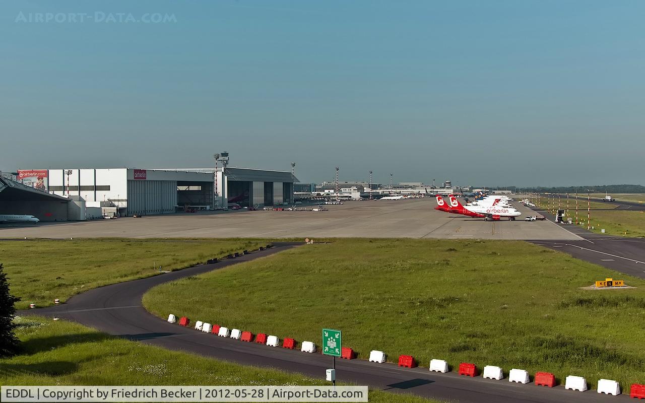 Düsseldorf International Airport, Düsseldorf Germany (EDDL) - overview of the eastern apron at Düsseldorf