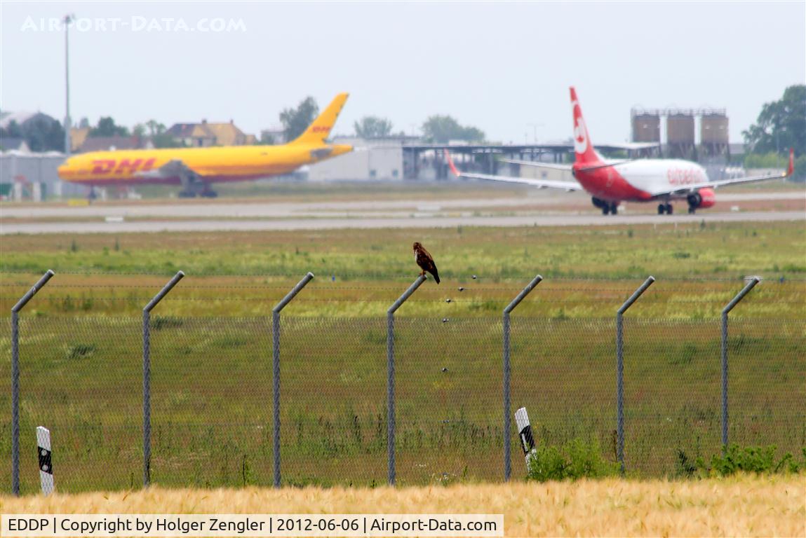 Leipzig/Halle Airport, Leipzig/Halle Germany (EDDP) - Observer at rwy 26L.....