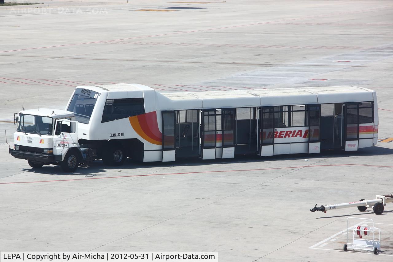 Palma de Mallorca Airport (or Son Sant Joan Airport), Palma de Mallorca Spain (LEPA) - Shuttle bus !