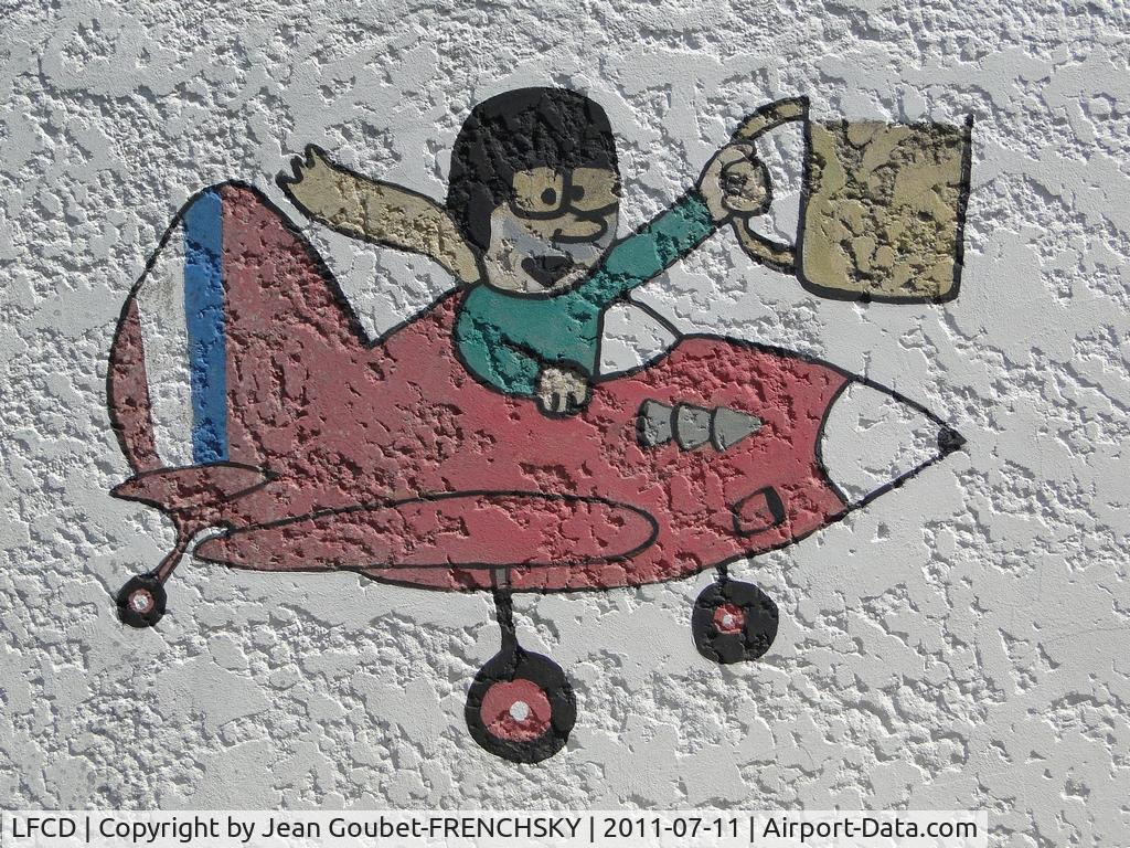 Andernos-les-Bains Airport, Andernos-les-Bains France (LFCD) - à la votre...