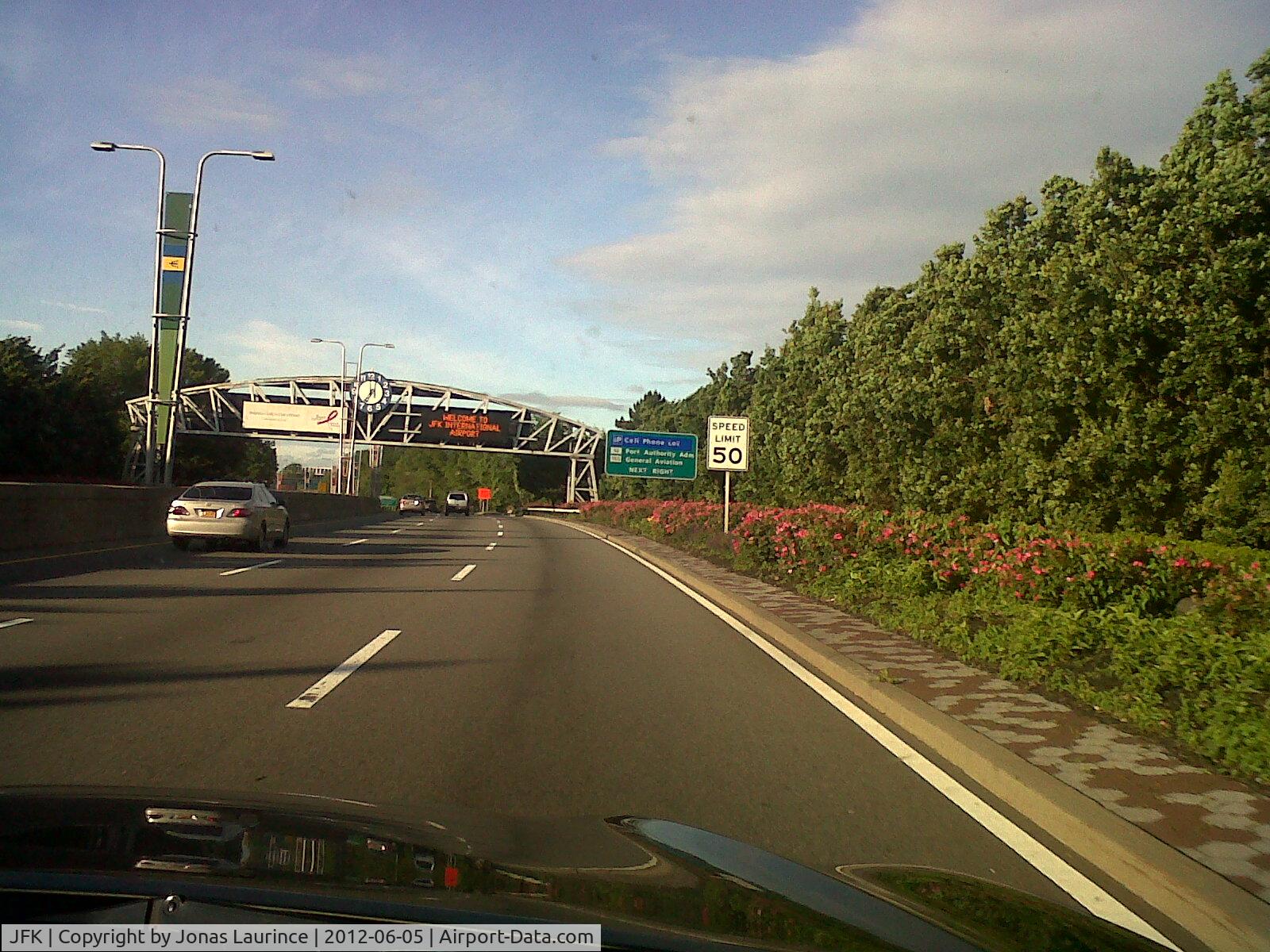 John F Kennedy International Airport (JFK) - To the JFK Airport