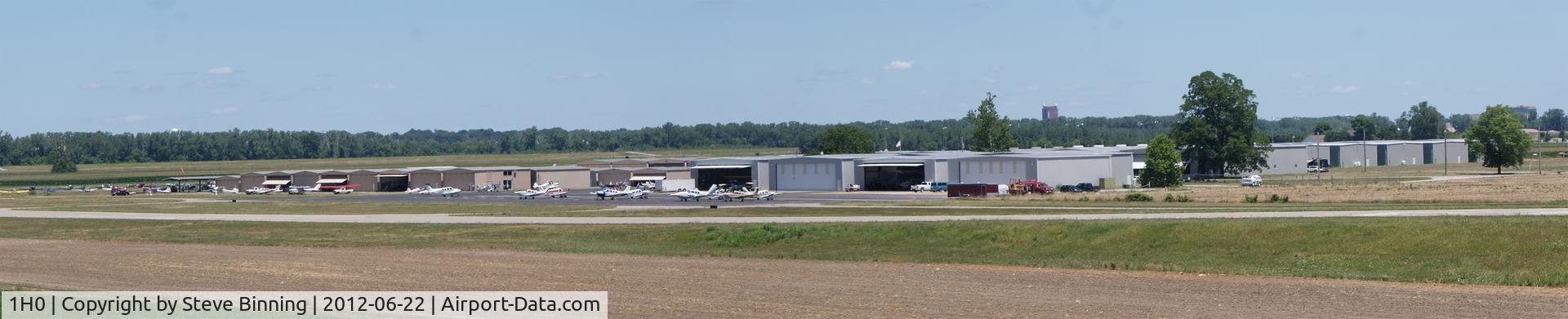 Creve Coeur Airport (1H0) - Taken during the 2012 Swift National Fly-In.
