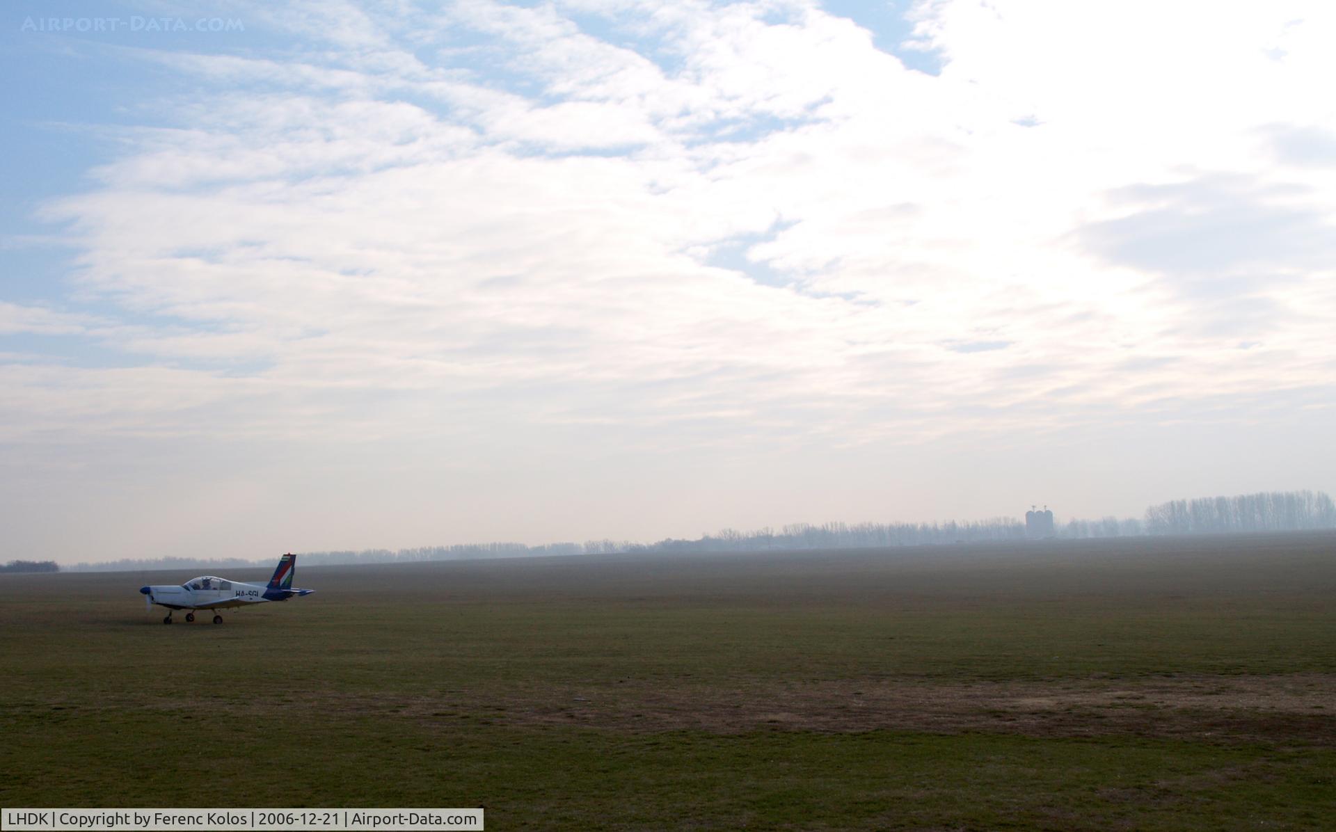 LHDK Airport - Dunakeszi