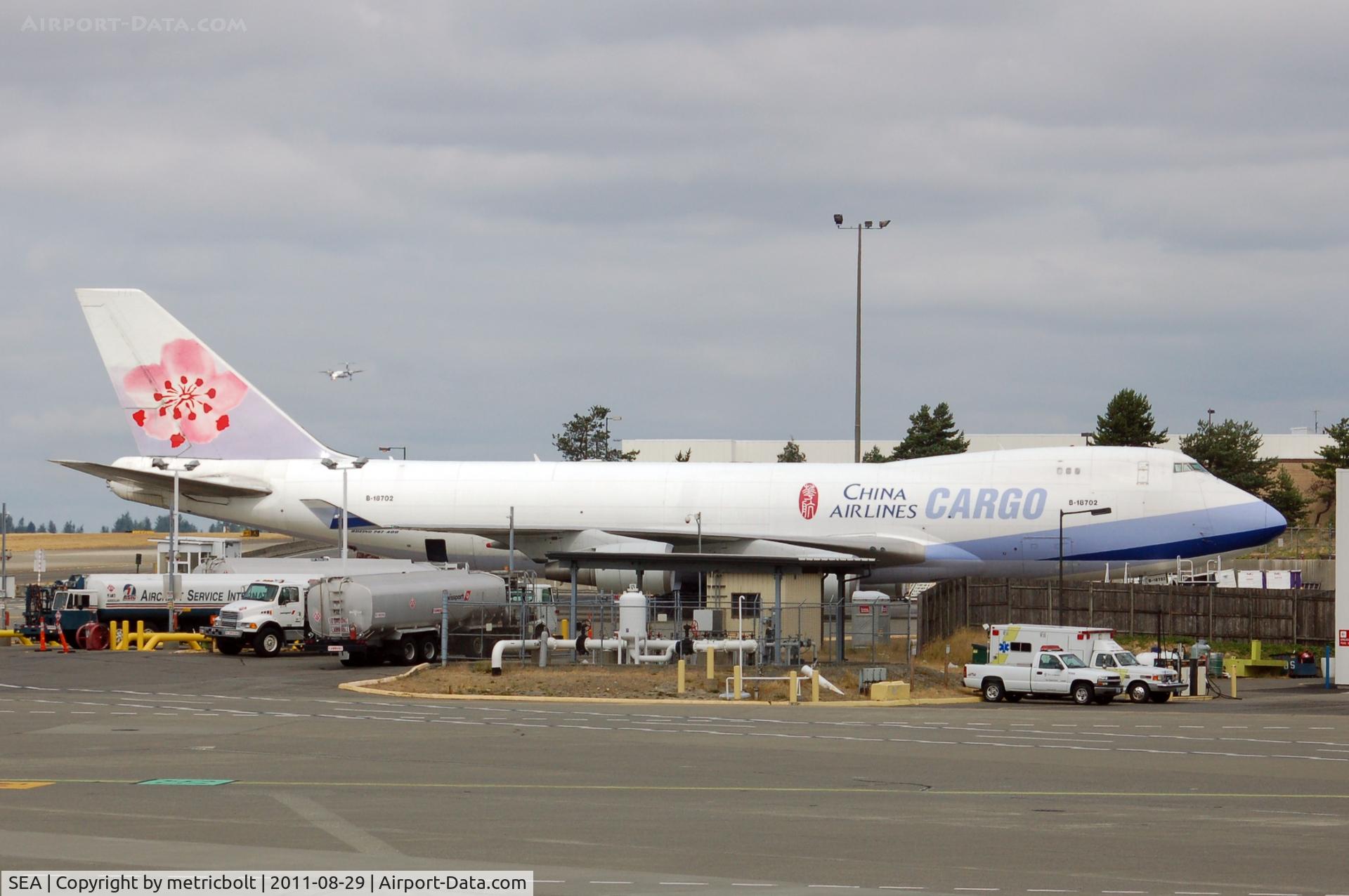 Seattle-tacoma International Airport (SEA) - B747 at the cargo area