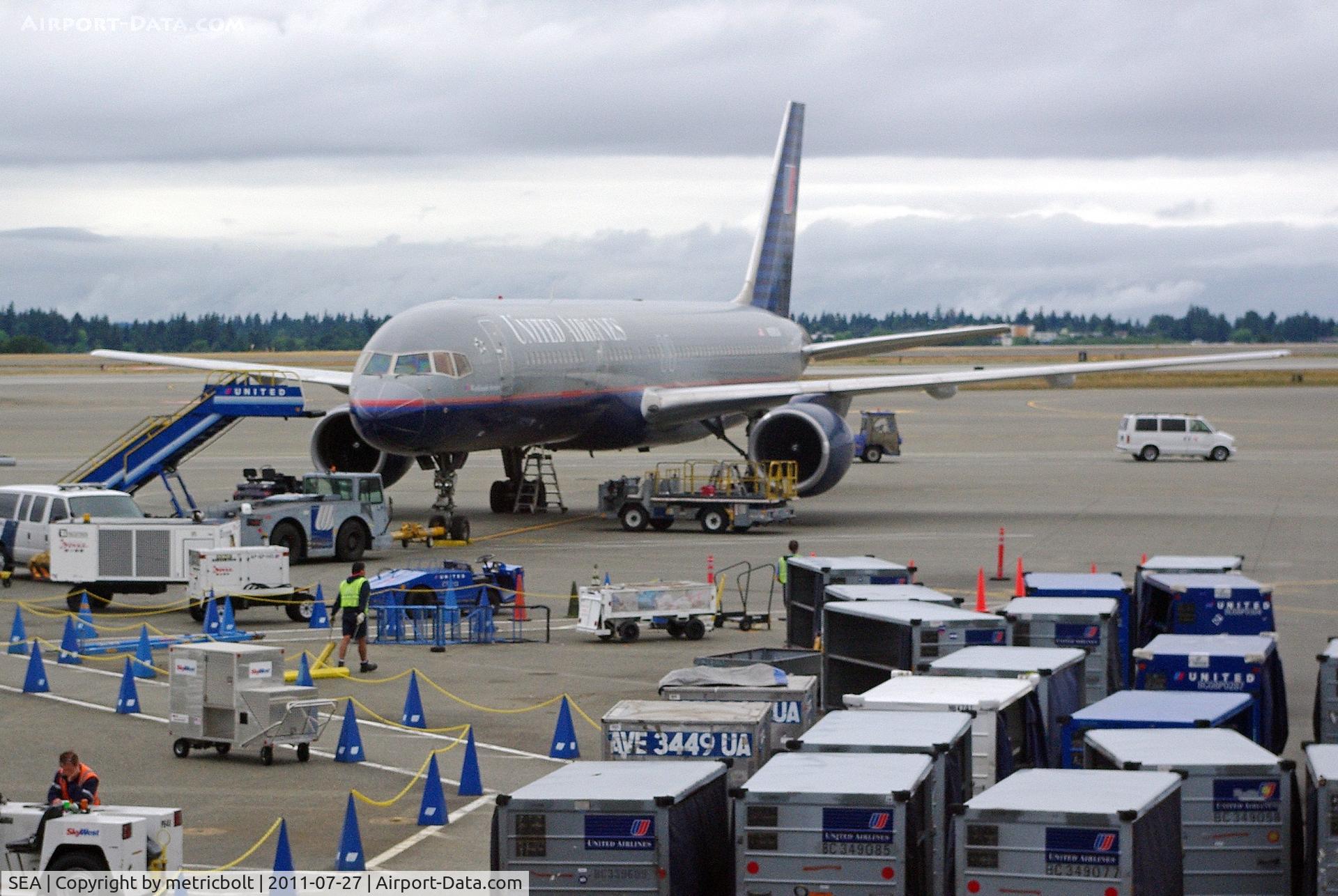 Seattle-tacoma International Airport (SEA) - UAL B757 at SEA