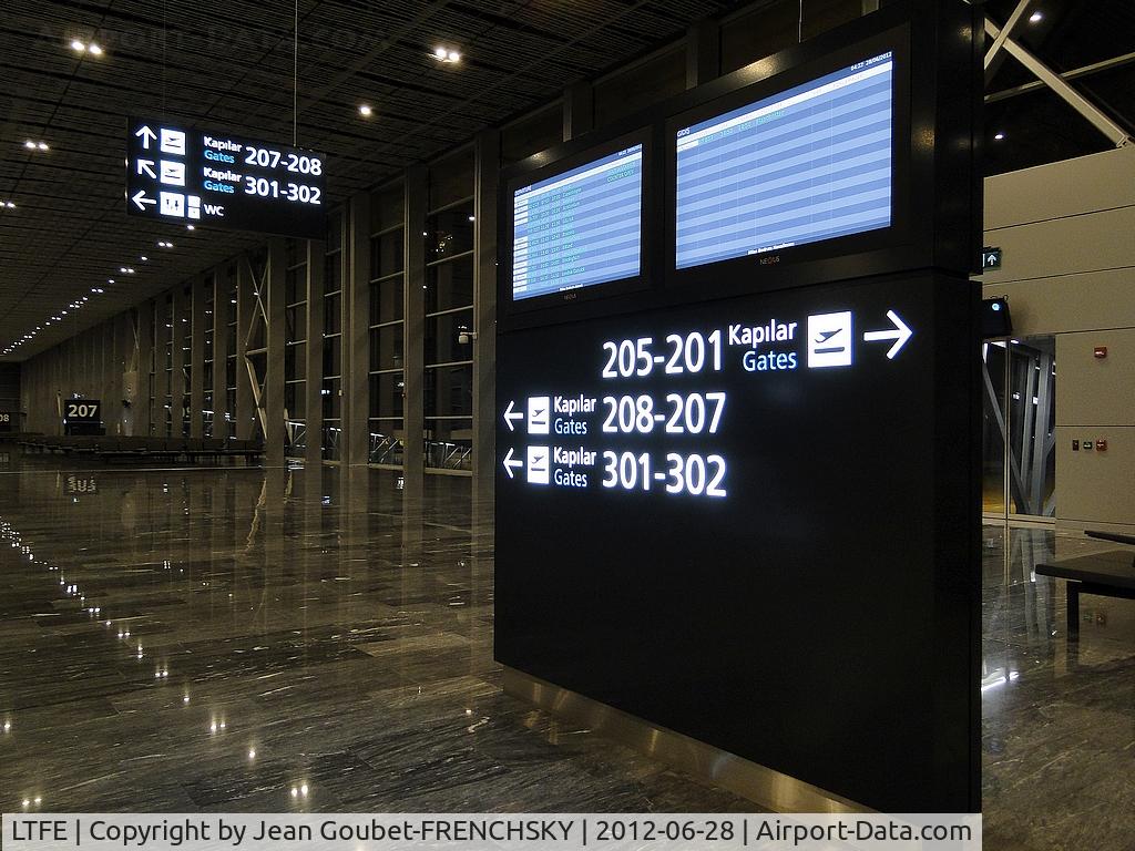 Milas-Bodrum Airport, Milas Turkey (LTFE) - new terminal by night