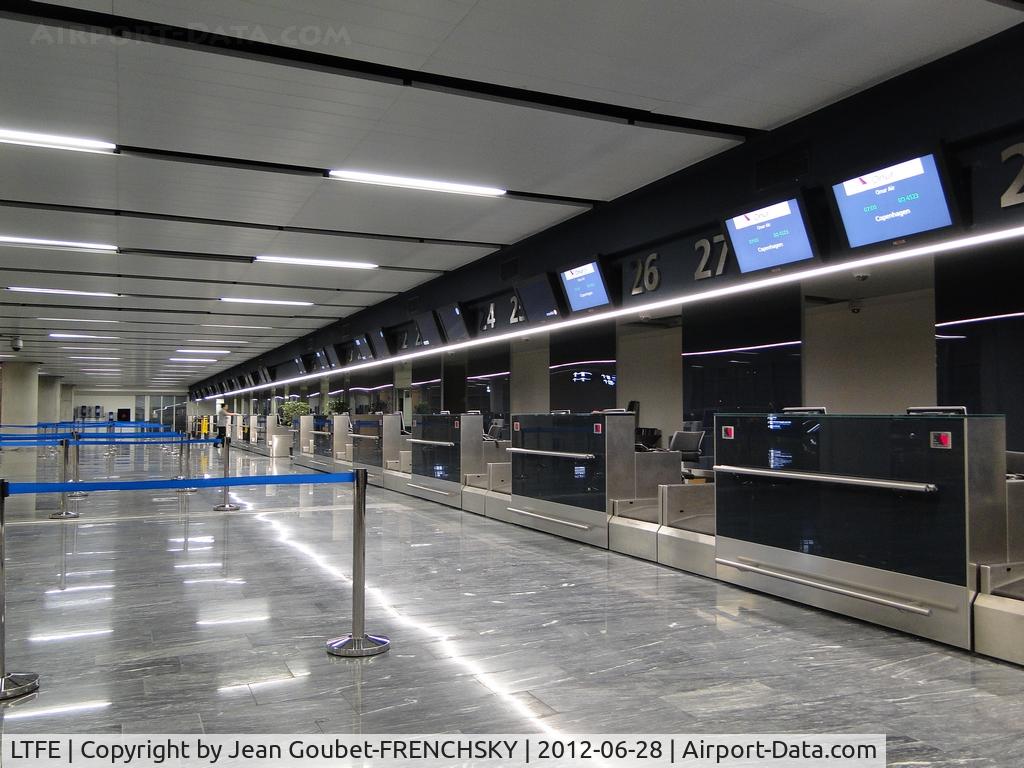 Milas-Bodrum Airport, Milas Turkey (LTFE) - desk 27 for Copenhague flght with Onur Air