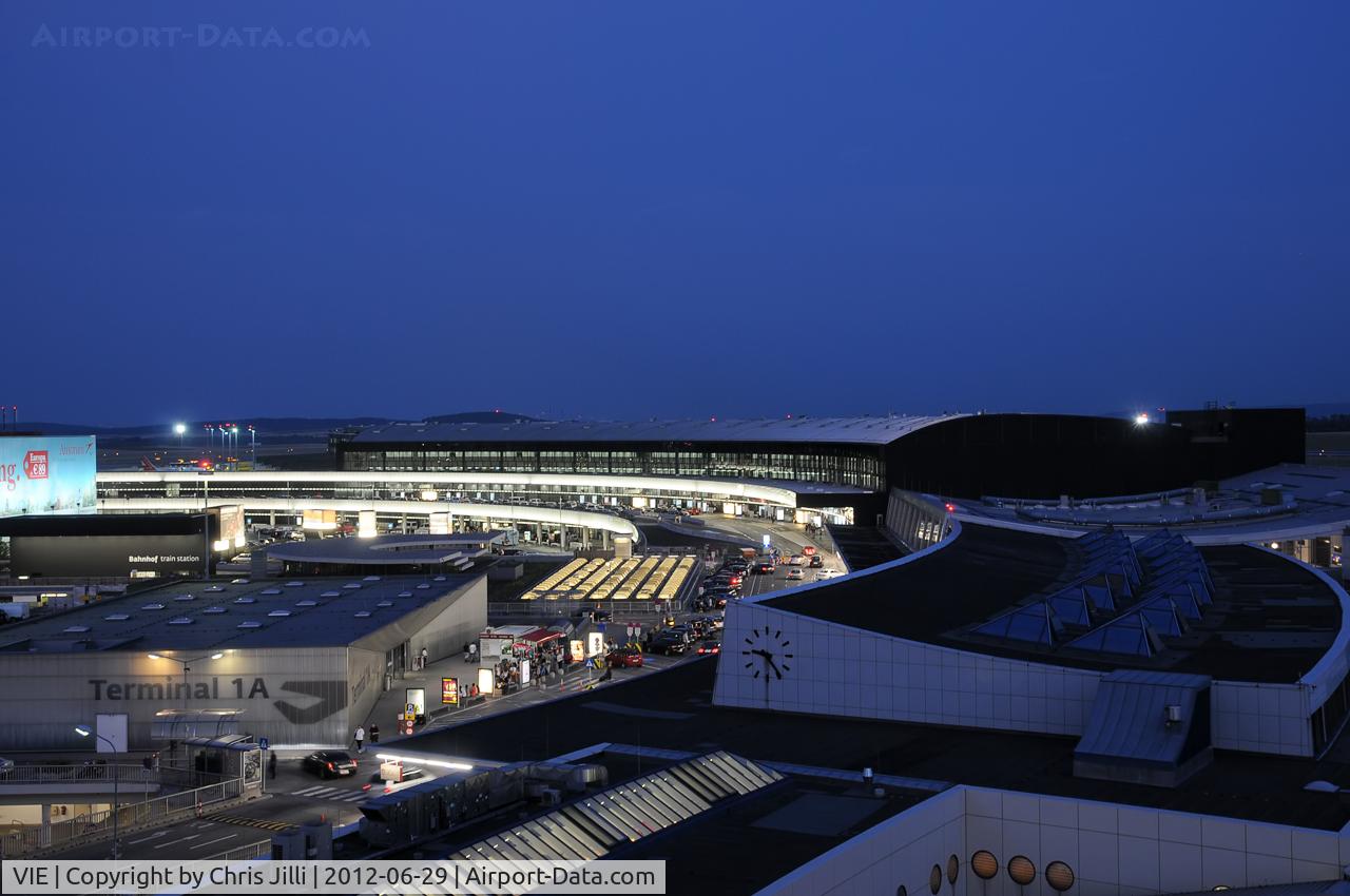 Vienna International Airport, Vienna Austria (VIE) - Skylink - Check-in 3 - Terminal 3