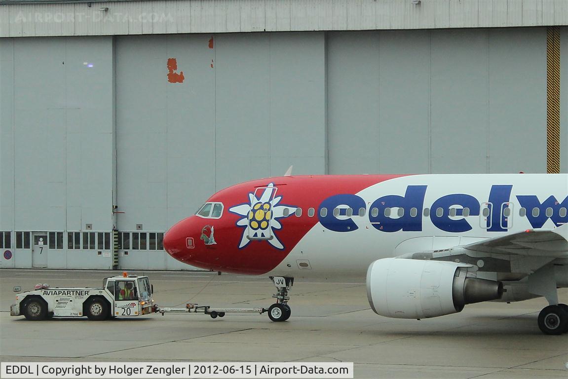 Düsseldorf International Airport, Düsseldorf Germany (EDDL) - Push back ceremony has just ended.....