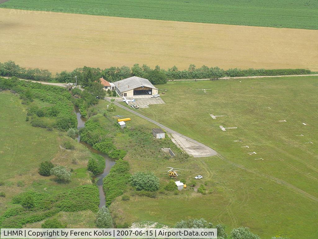 LHMR Airport - Maklár