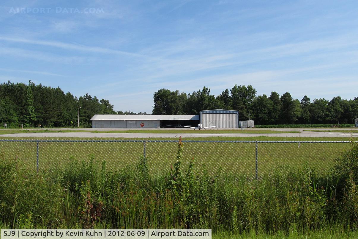 Twin City Airport (5J9) - Ramp overview