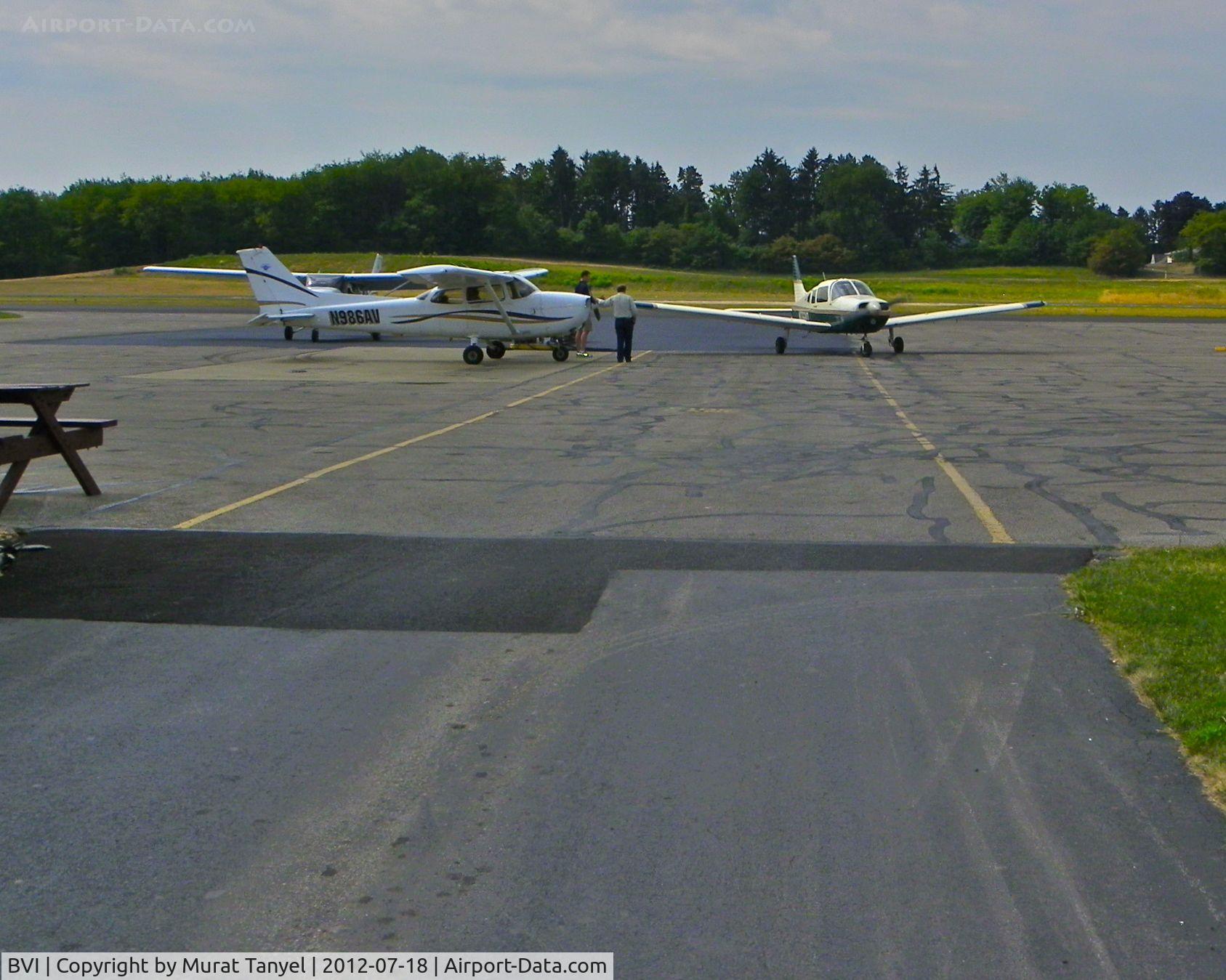 Beaver County Airport (BVI) - Flight school planes at BVI