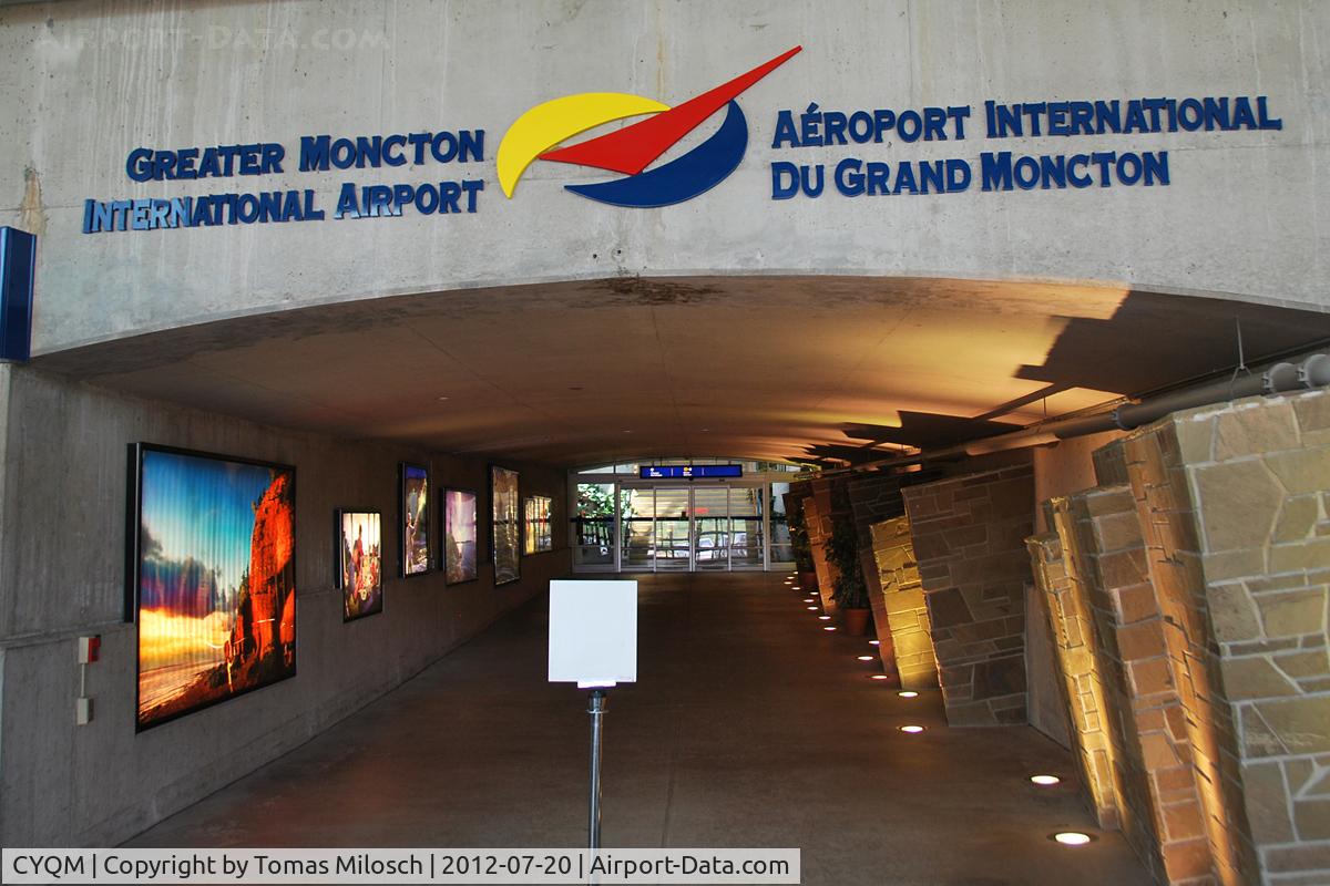 Greater Moncton International Airport (Moncton/Greater Moncton International Airport), Moncton, New Brunswick Canada (CYQM) - Entrance from the parking area.