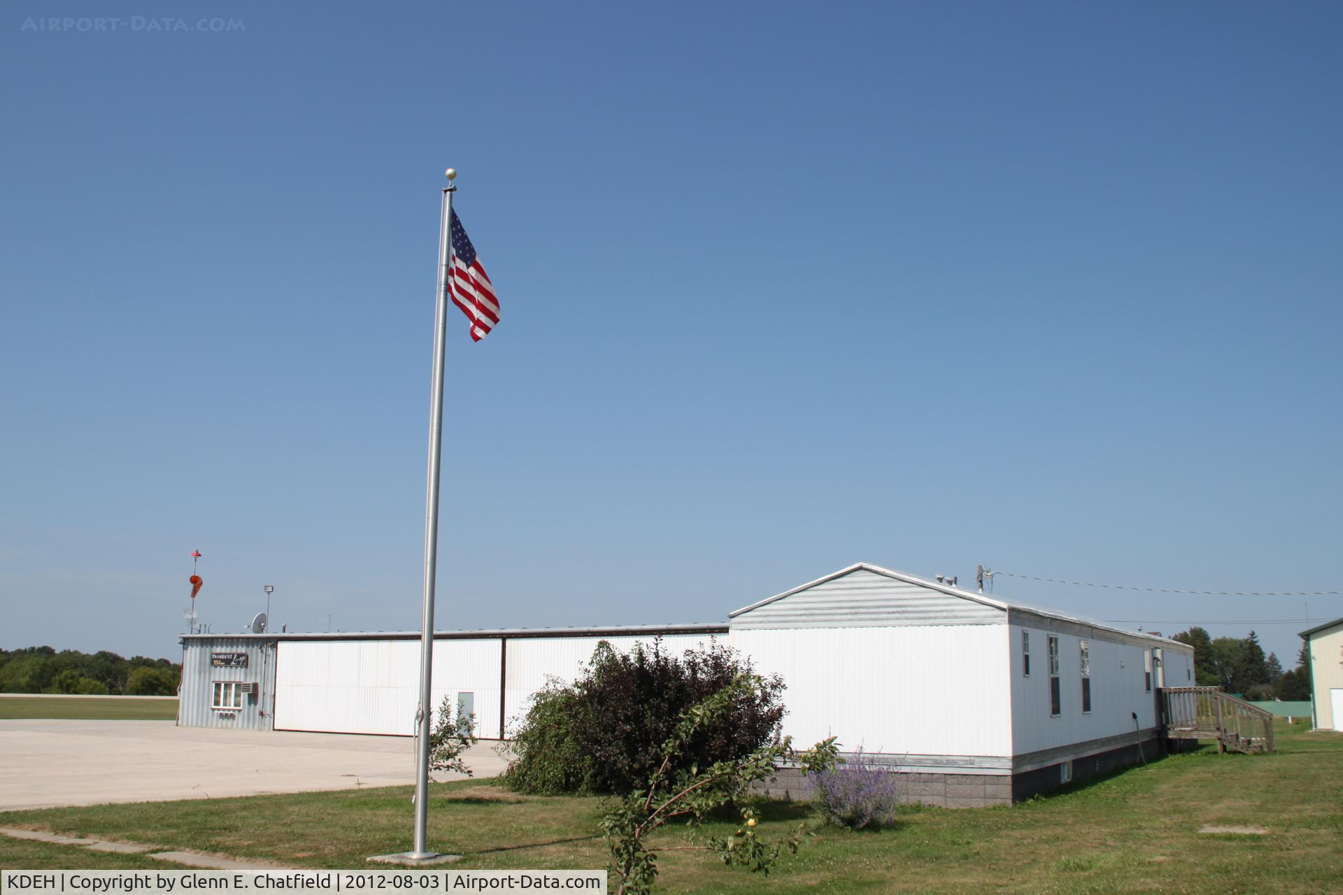 Decorah Municipal Airport (DEH) - The FBO shack