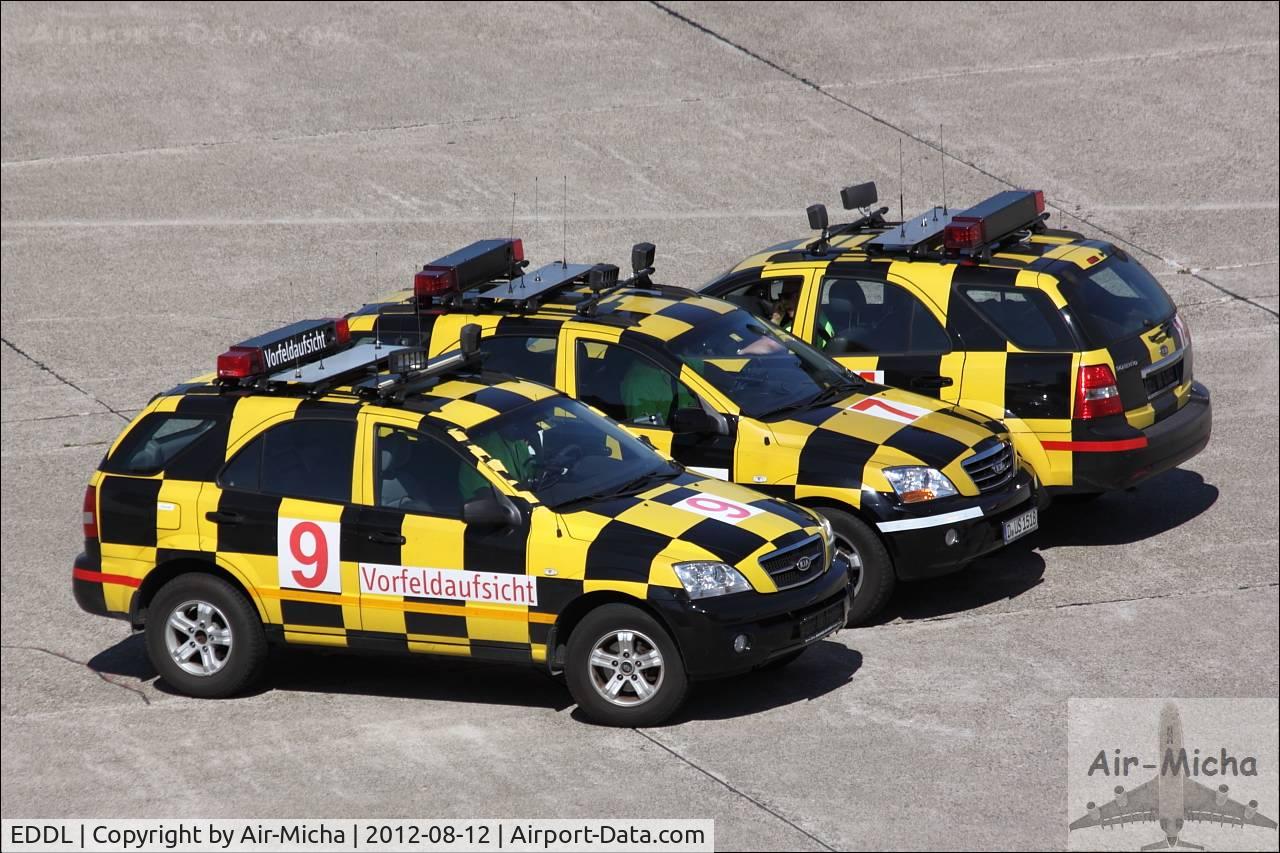 Düsseldorf International Airport, Düsseldorf Germany (EDDL) - You take a short break !