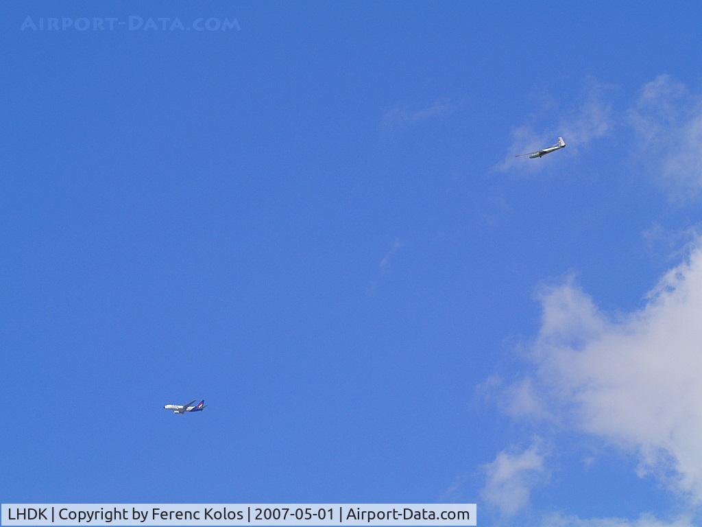 LHDK Airport - Dunakeszi