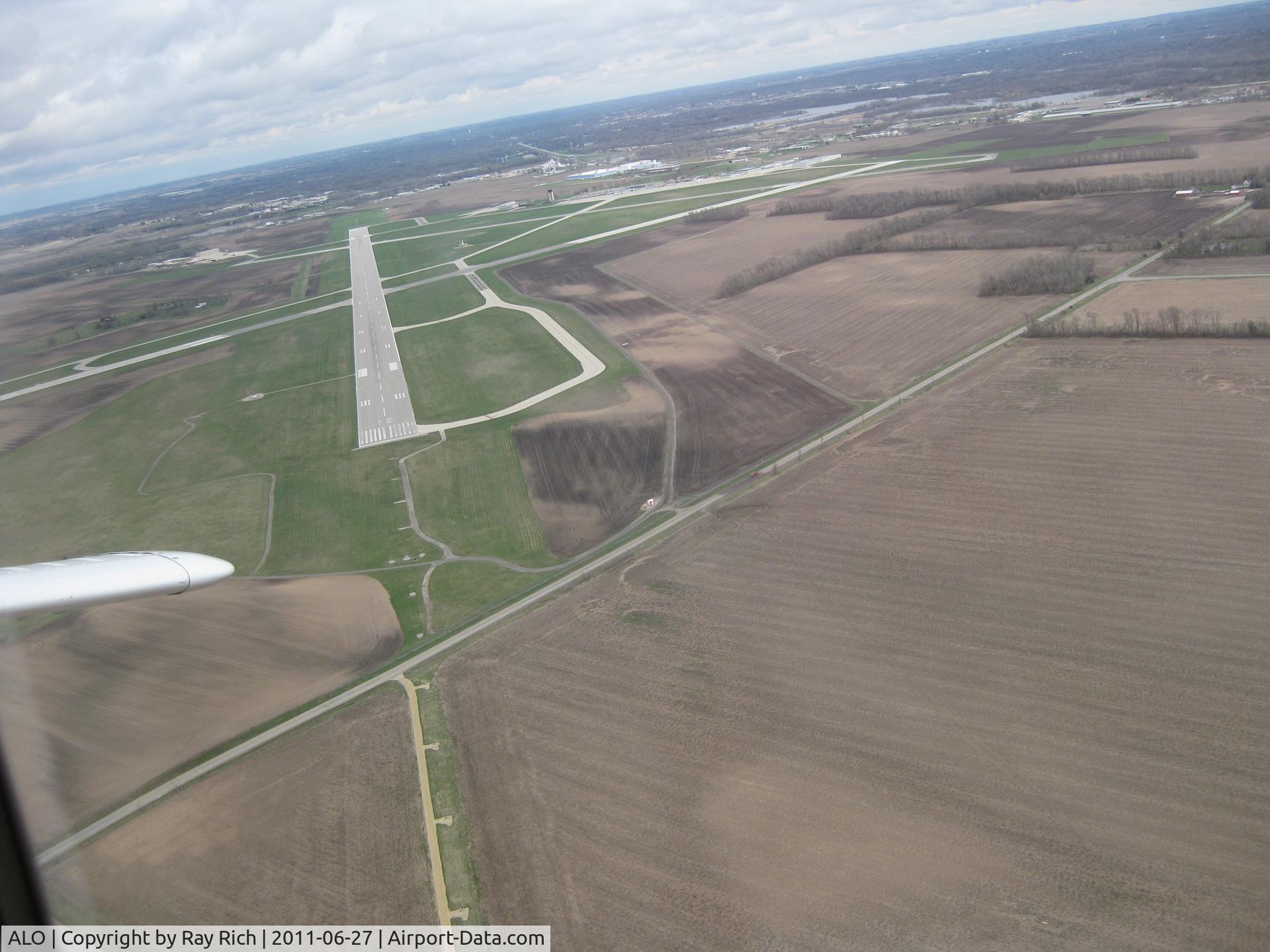 Waterloo Regional Airport (ALO) - Leaving 12