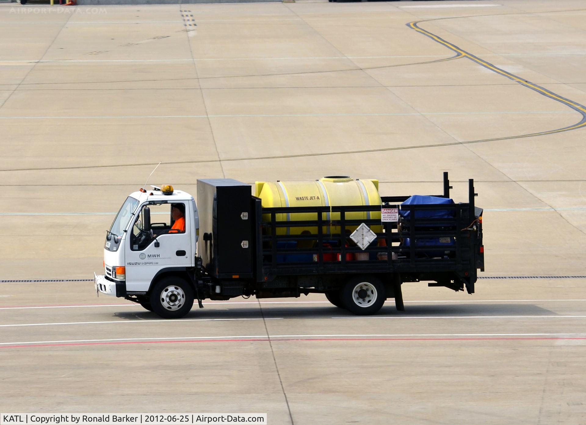 Hartsfield - Jackson Atlanta International Airport (ATL) - Fuel truck