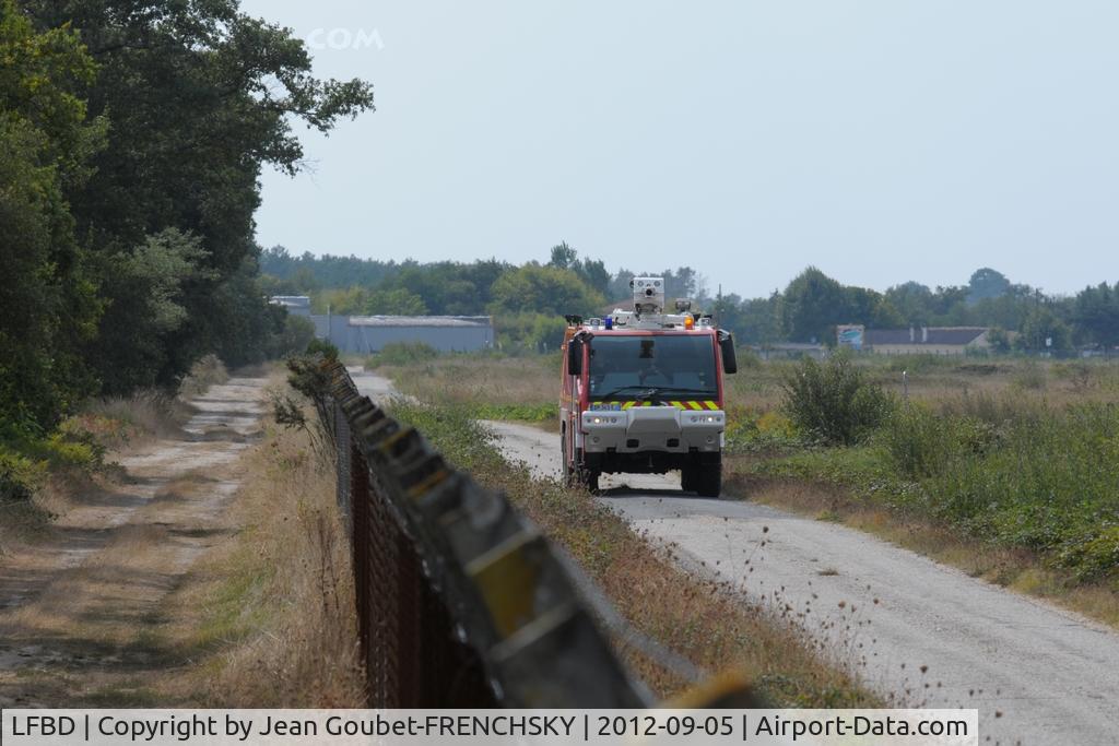Bordeaux Airport, Merignac Airport France (LFBD) - way of spotting runway 05