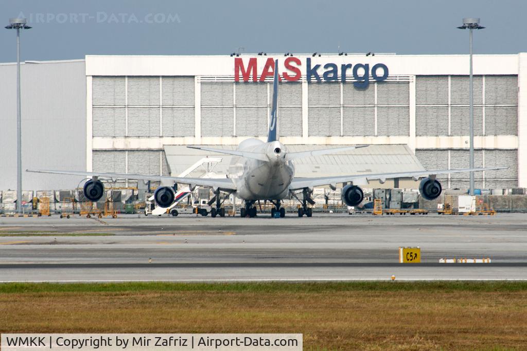 Kuala Lumpur International Airport, Sepang, Selangor Malaysia (WMKK) - F8 and F9 parking bay