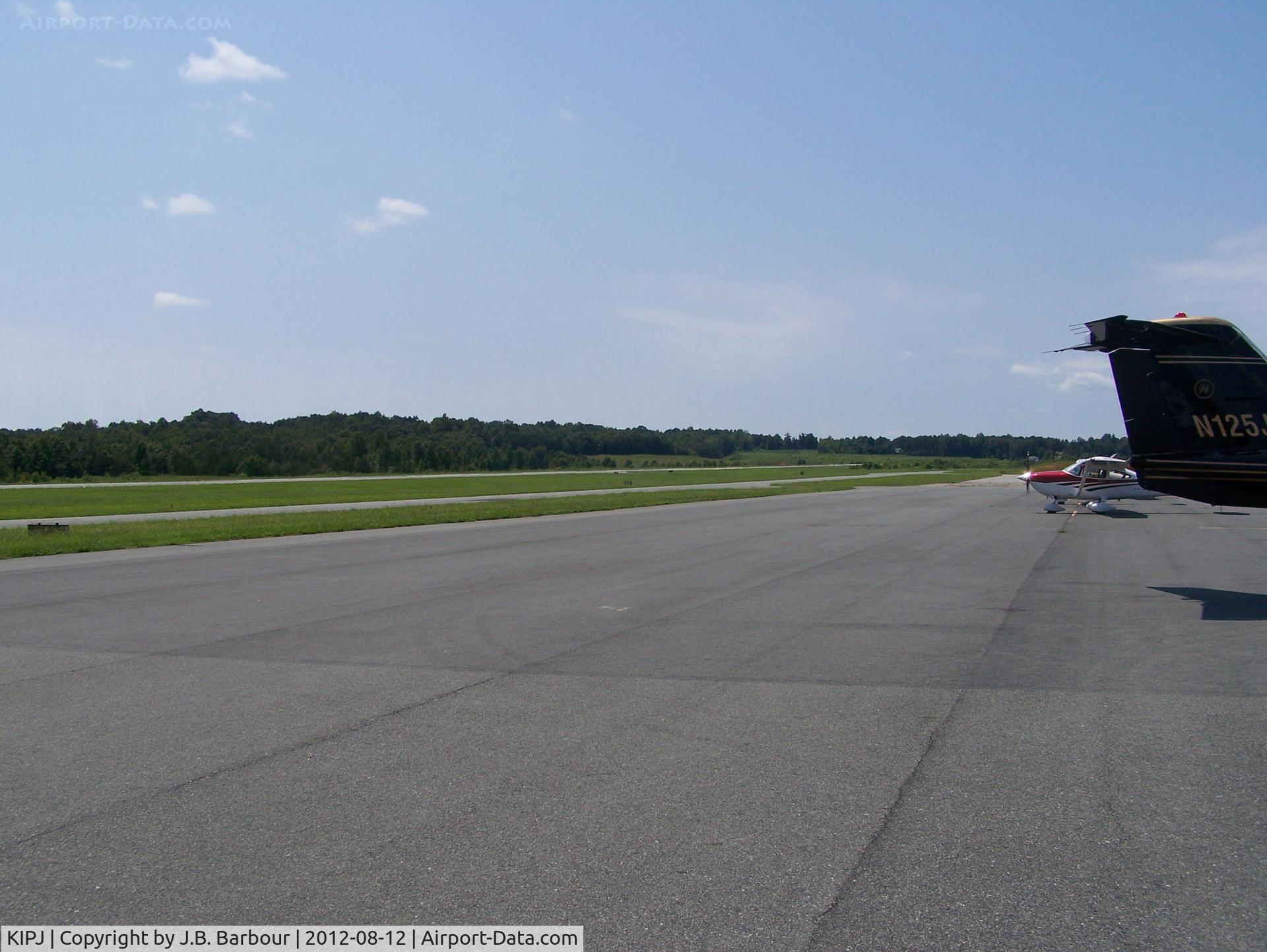 Lincolnton-lincoln County Regional Airport (IPJ) - With the heat index, there wasn't alot of pilots flying on this day.