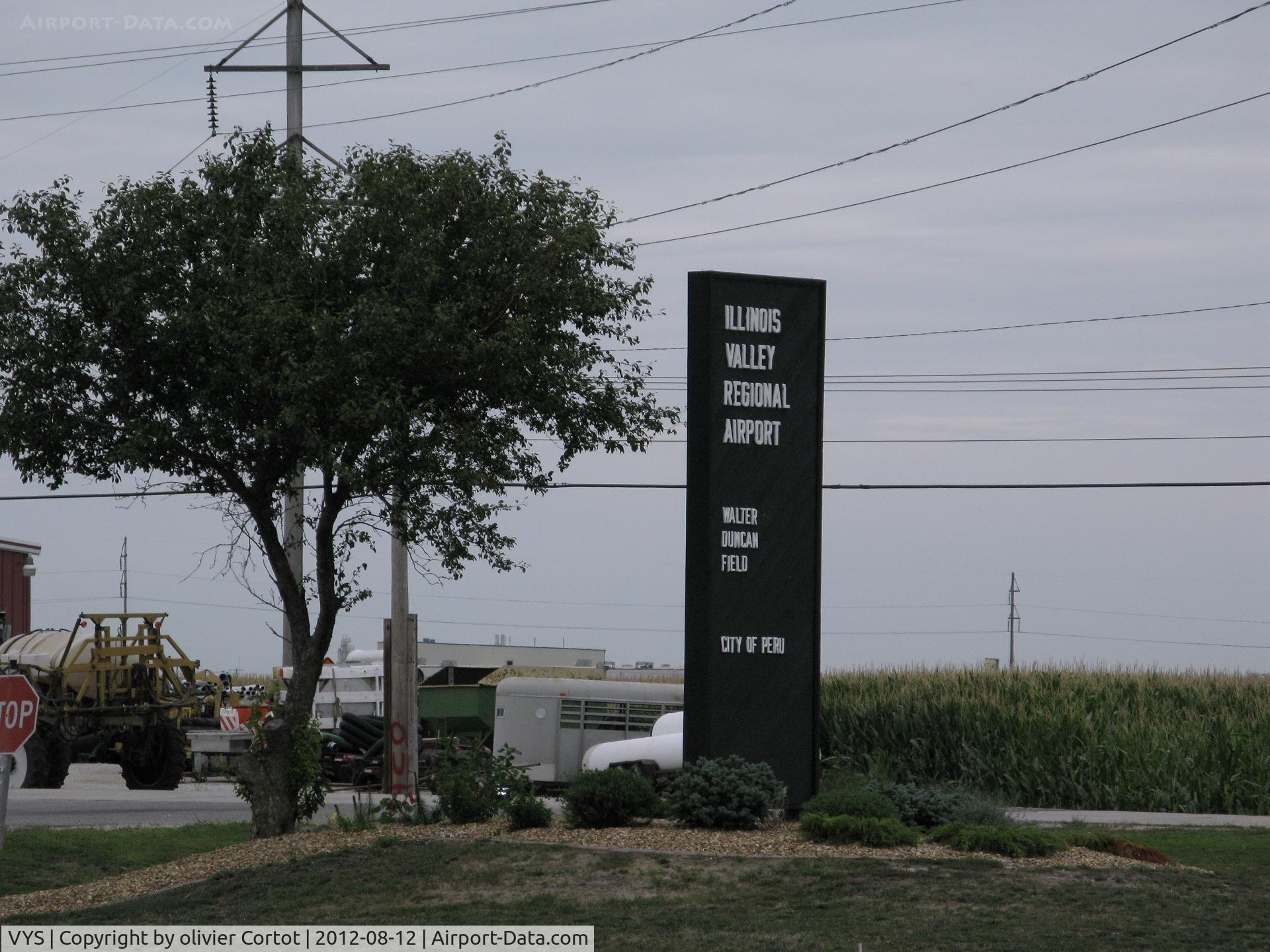 Illinois Valley Rgnl-walter A Duncan Field Airport (VYS) - road entrance