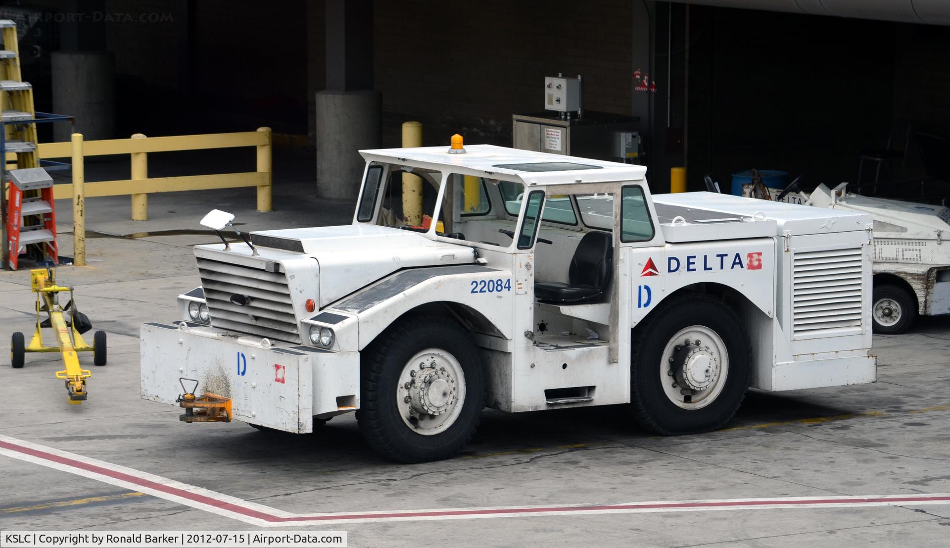 Salt Lake City International Airport (SLC) - BIG Tug