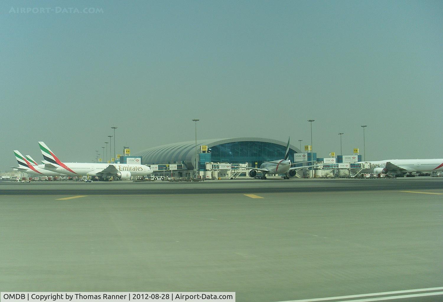 Dubai International Airport, Dubai United Arab Emirates (OMDB) - edge