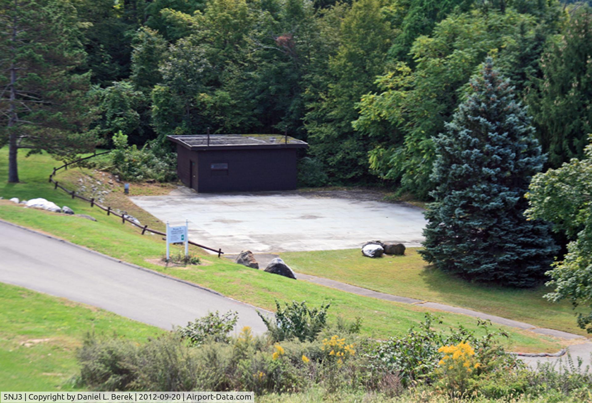 Great Gorge Country Club Inc Heliport (5NJ3) - This pretty country club in Sussex County, NJ, has its own heliport.