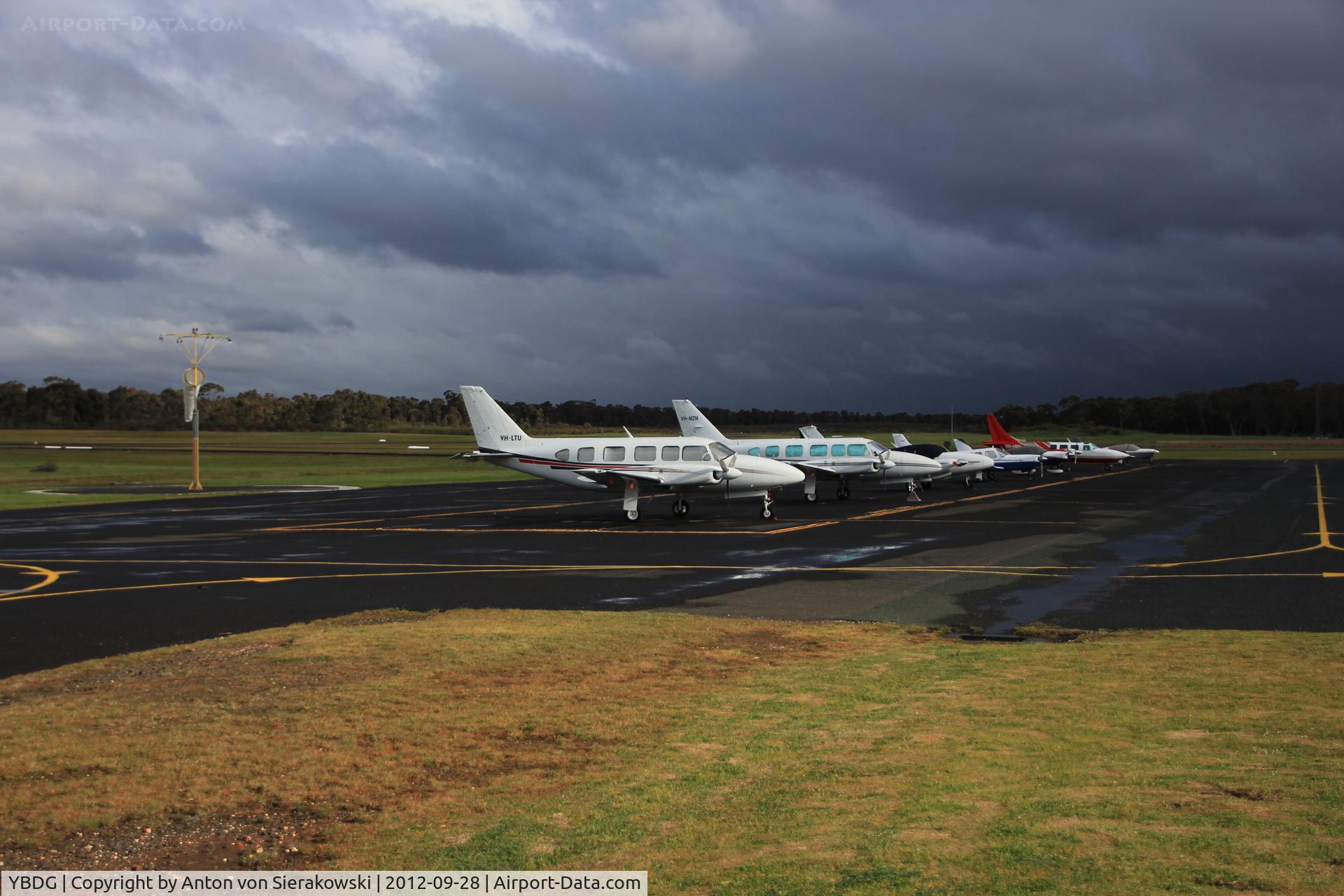 Bendigo Airport, Bendigo, Victoria Australia (YBDG) - Rainy day at Bendigo