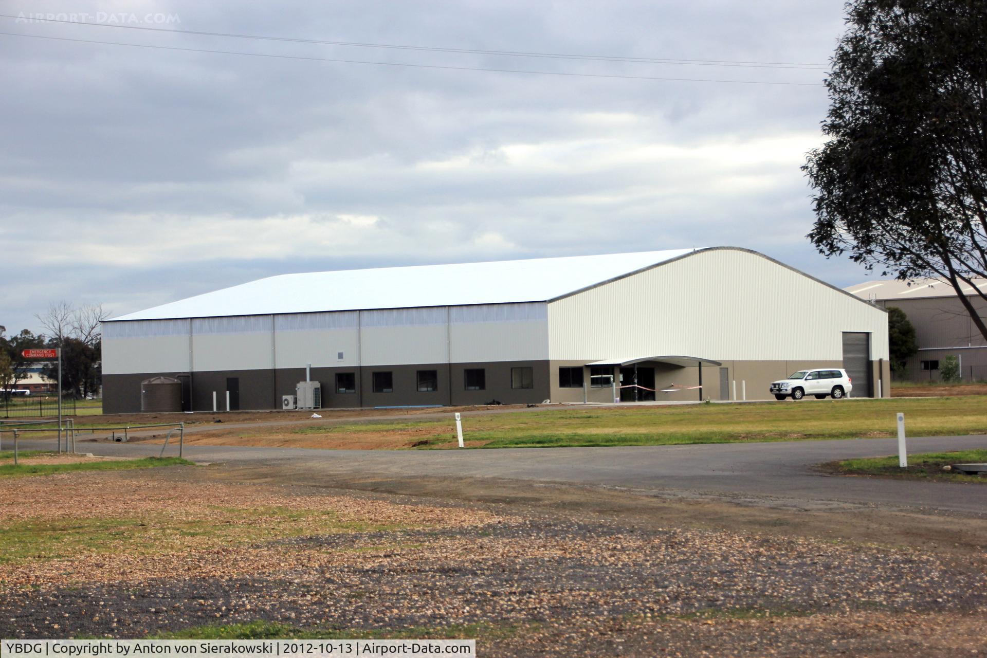 Bendigo Airport, Bendigo, Victoria Australia (YBDG) - Newly completed MyJet Aviation hanger. Now RMIT Uni Flight Training