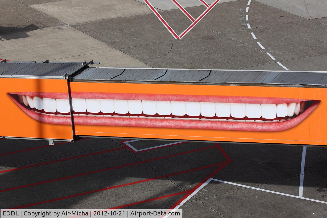 Düsseldorf International Airport, Düsseldorf Germany (EDDL) - Big Smile !