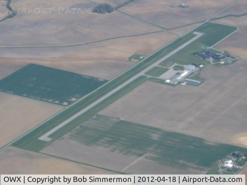 Putnam County Airport (OWX) - Looking NE