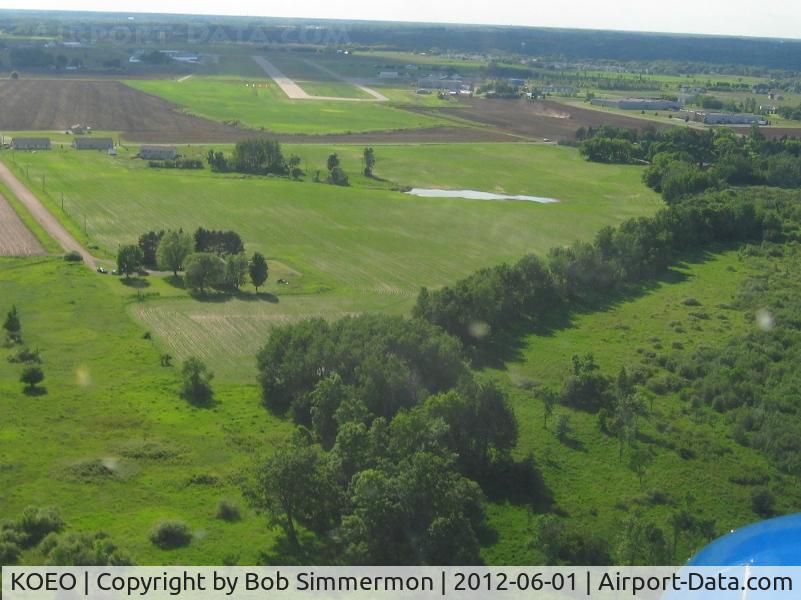 L O Simenstad Municipal Airport (OEO) - Turning base to final RWY 28.