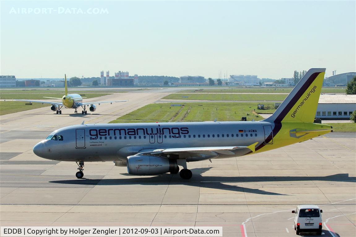 Berlin Brandenburg International Airport, Berlin Germany (EDDB) - You see a kind of rush hour on SXF........