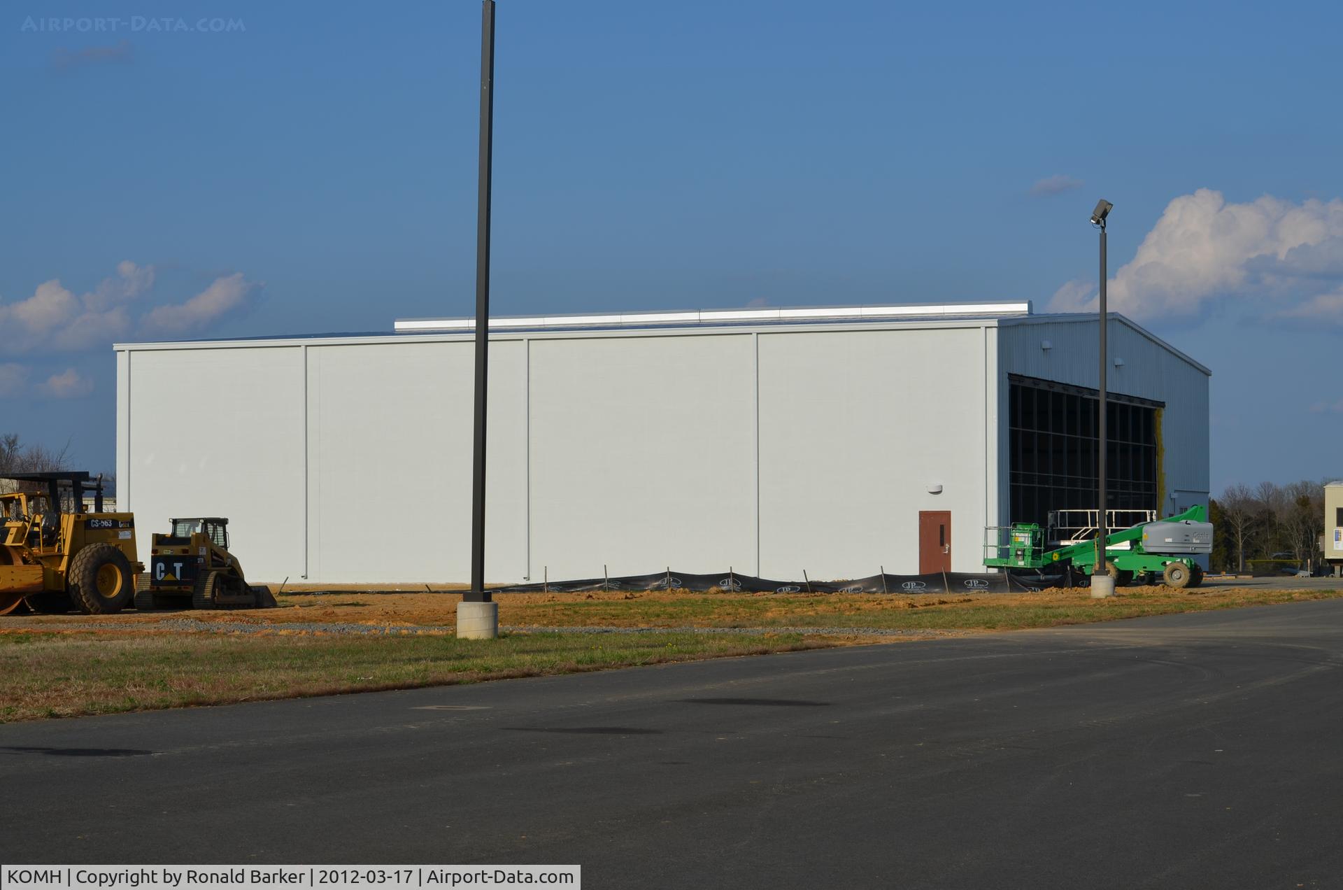 Orange County Airport (OMH) - Dive Orange - New Hanger