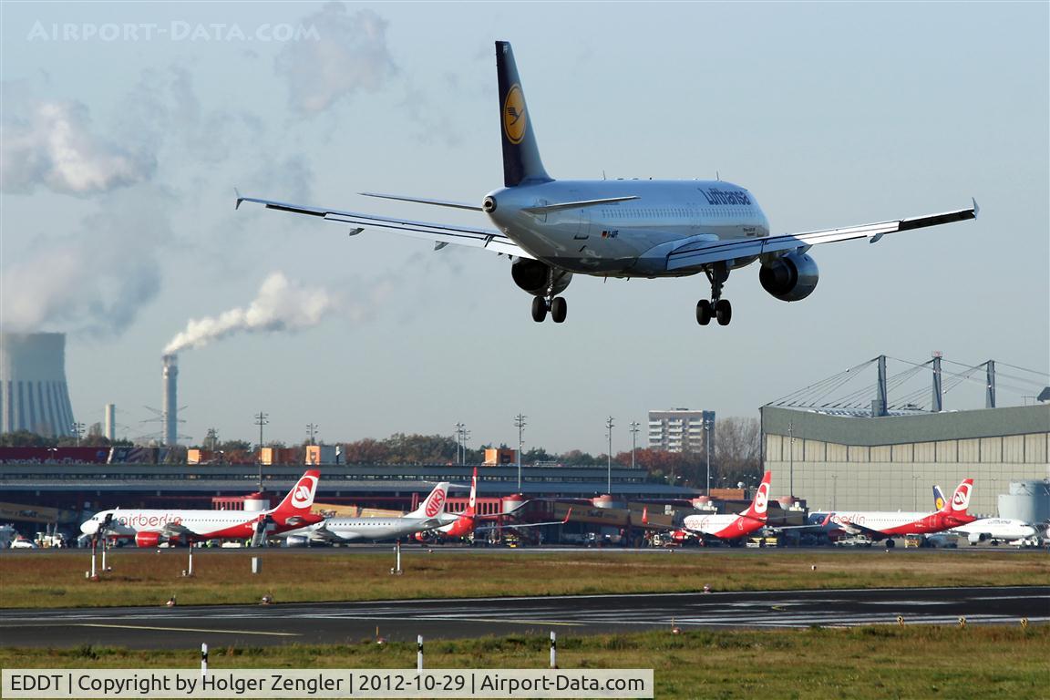 Tegel International Airport (closing in 2011), Berlin Germany (EDDT) - Inbound traffic on rwy 26L....