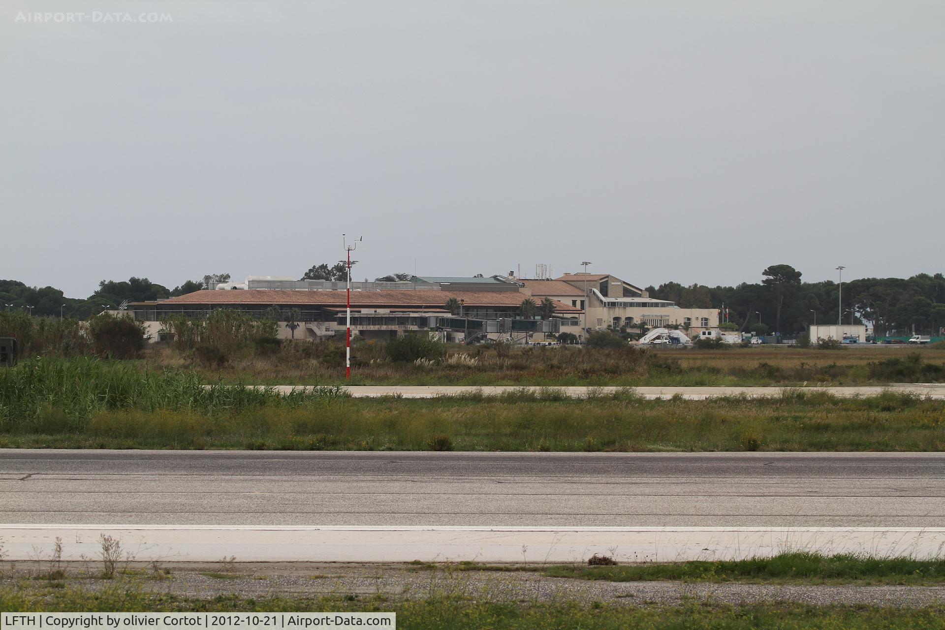 Hyères Le Palyvestre Airport, Hyères France (LFTH) - the civilian terminal
