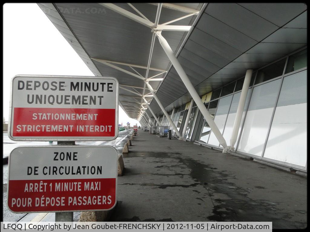 Lille Lesquin Airport, Lille France (LFQQ) - taxi