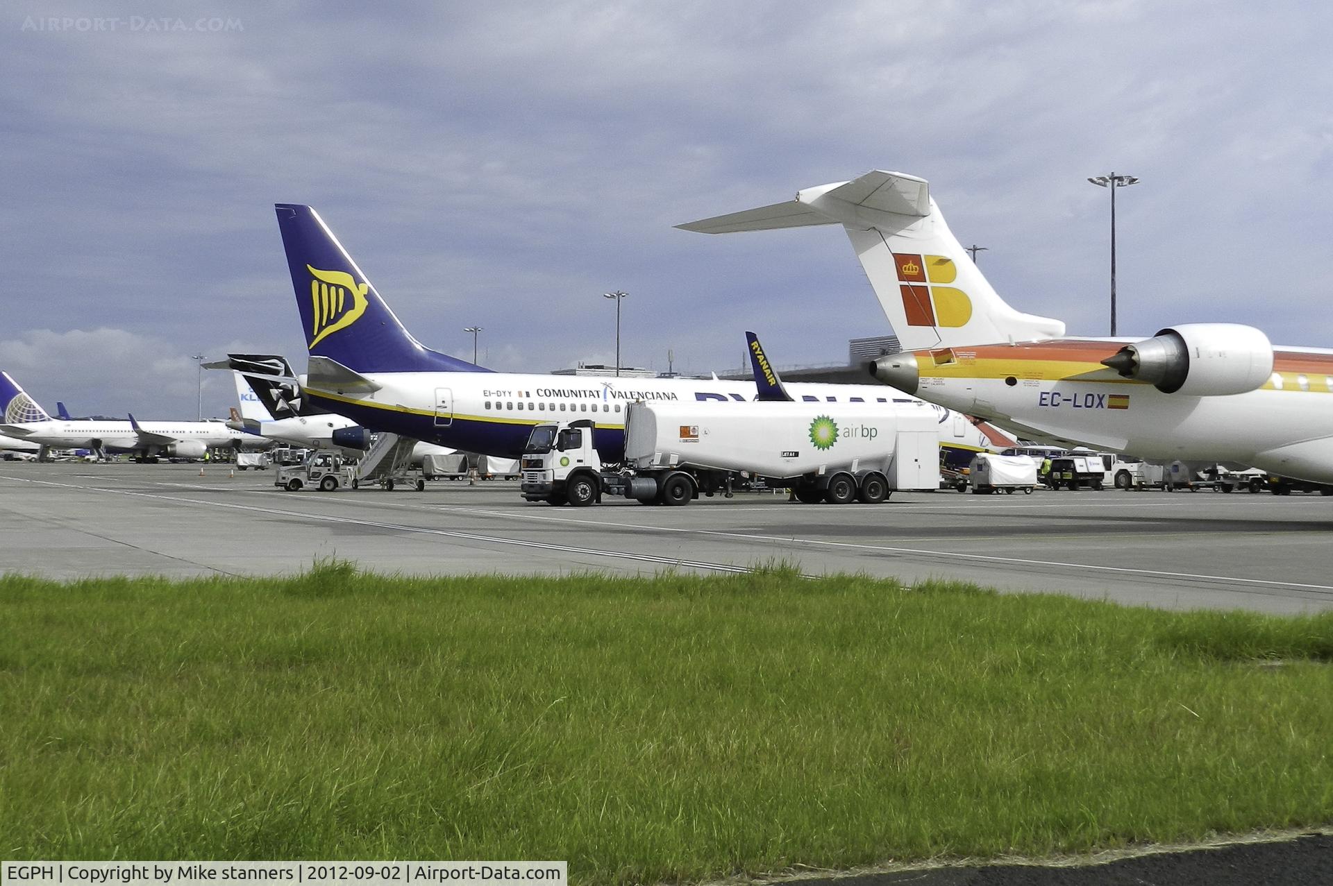 Edinburgh Airport, Edinburgh, Scotland United Kingdom (EGPH) - EC-LOX,EI-DYY,OH-BLN,PH-EZP & United B757-224 N14106 On the international arrivals ramp,taken from the Almond road car park