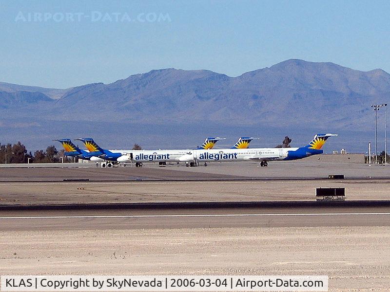 Harry Reid International Airport (LAS) - Allegiant Airways / Which way did he go?