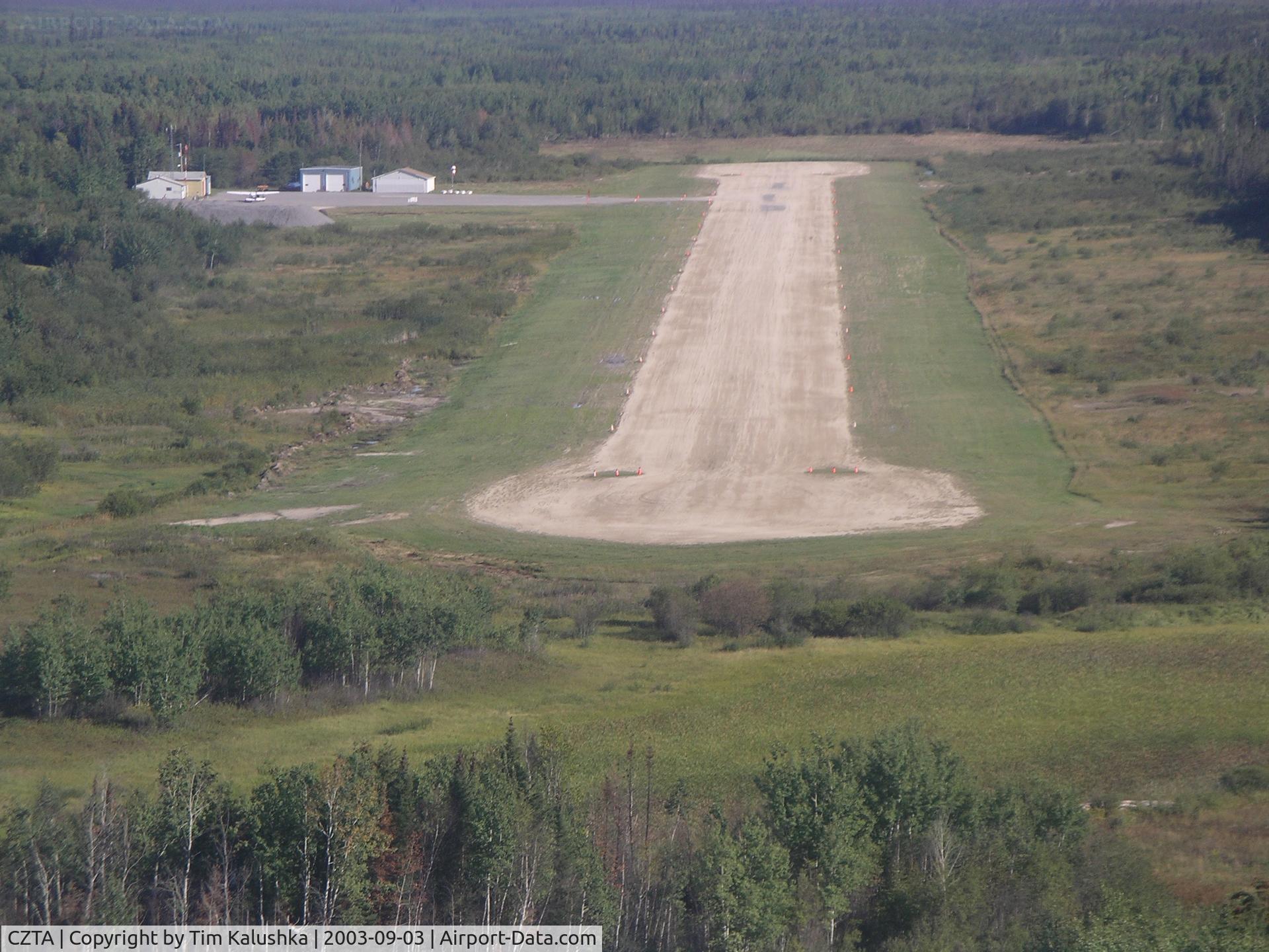 Bloodvein River Airport, Bloodvein River, Manitoba Canada (CZTA) - Final for runway 36
