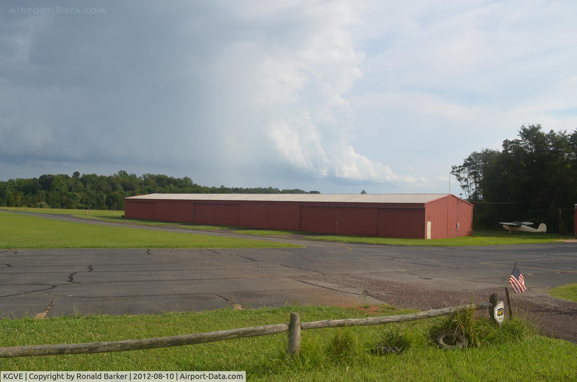 Gordonsville Municipal Airport (GVE) - Hangers at GVE