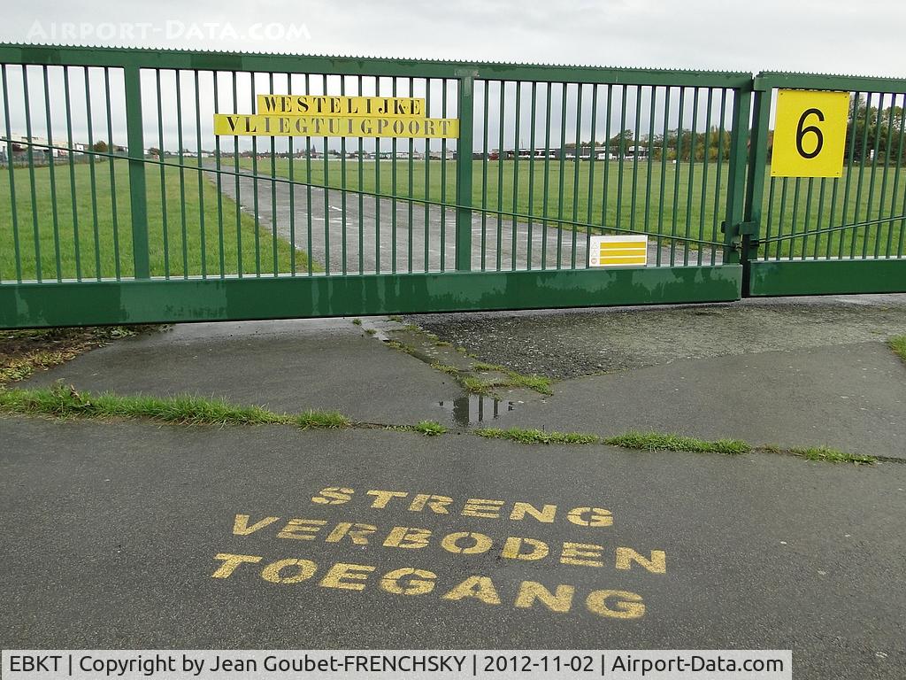 Kortrijk-Wevelgem International Airport, Kortrijk / Wevelgem Belgium (EBKT) - streng verboden toegang