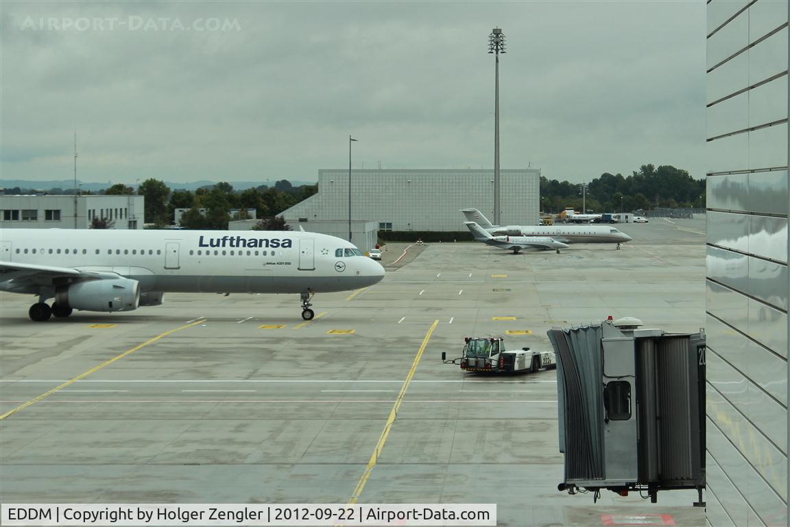 Munich International Airport (Franz Josef Strauß International Airport), Munich Germany (EDDM) - The artist designate this work 