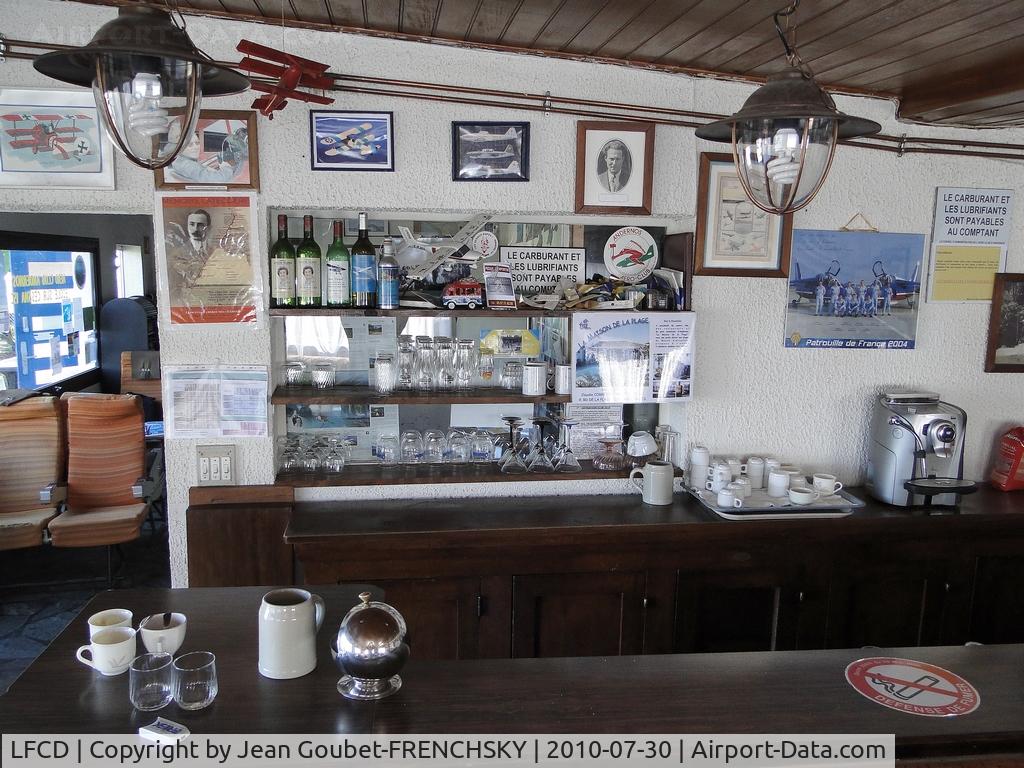 Andernos-les-Bains Airport, Andernos-les-Bains France (LFCD) - aéroclub d'Andernos