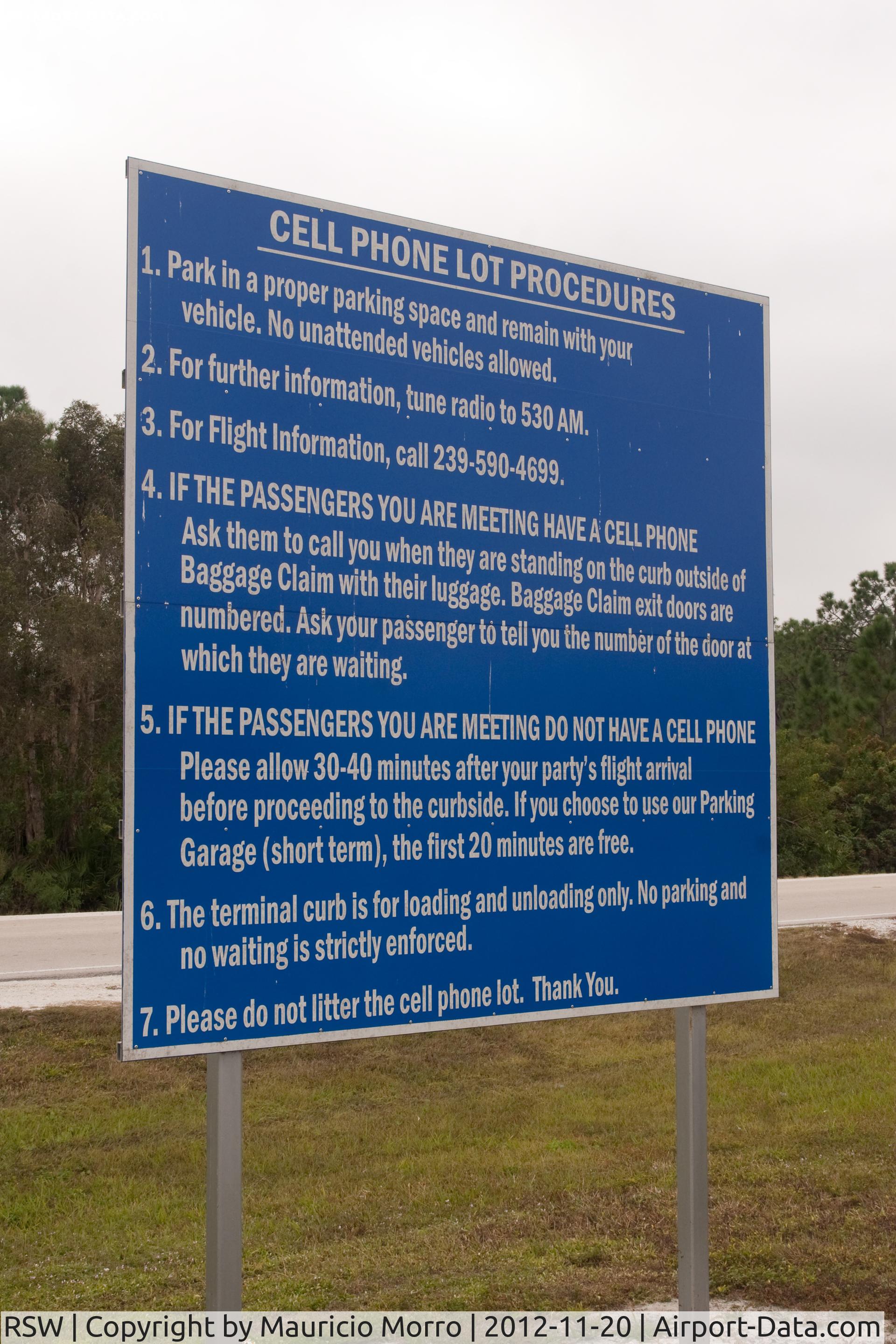 Southwest Florida International Airport (RSW) - Great idea at RSW