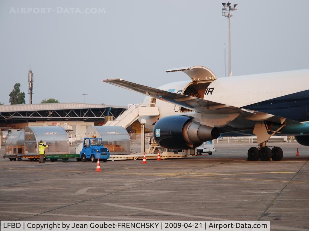 Bordeaux Airport, Merignac Airport France (LFBD) - MAERSK au parking Fox