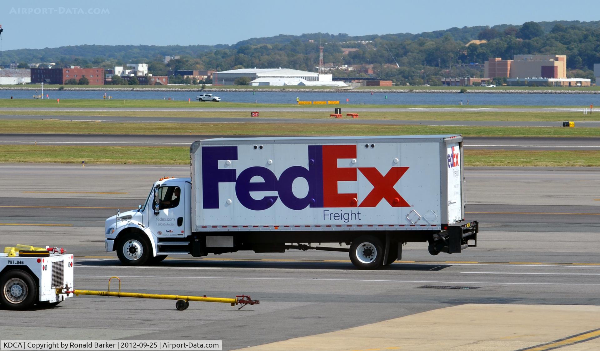 Ronald Reagan Washington National Airport (DCA) - FedEx Truck